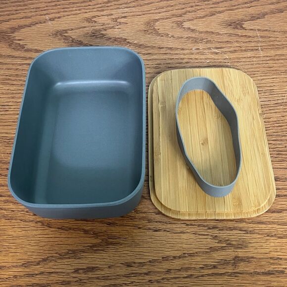 New Anthropologie Bento Box in Gray with Bamboo Lid New with tags - Picture 4 of 5